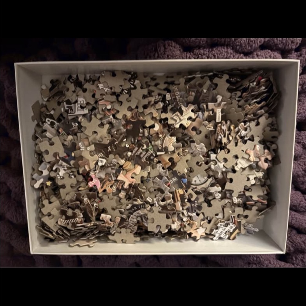 Taylor Swift TTPD 1000 piece puzzle - Picture 3 of 3
